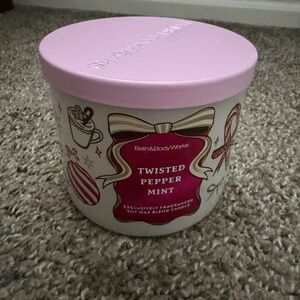 Bath & Body Works Twisted Peppermint Candle